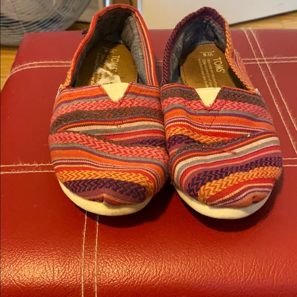 Toms - Picture 2 of 4